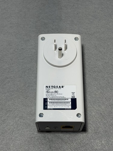 NETGEAR Powerline 1200 Wifi Extender and Extra Outlet (PLP1200S) - Picture 4 of 6