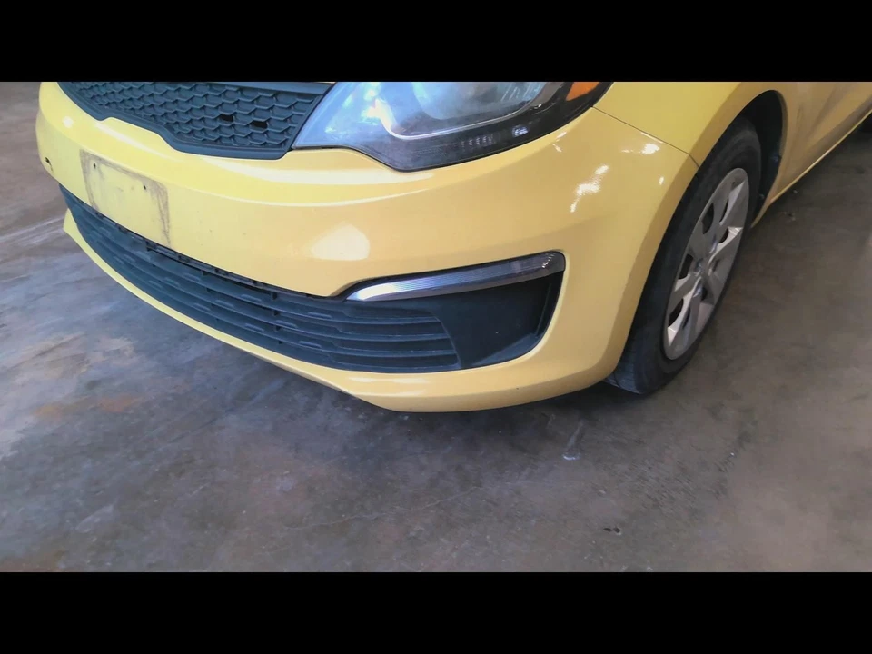 Used Front Bumper Assembly Front fits: 2016 Kia Rio Sdn w/o fog lamps Front Grad - Изображение 2 из 4