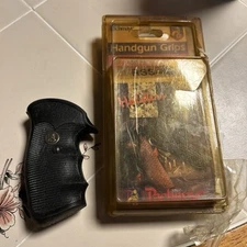 Vintage Pachmayr RSS-G Combat Style Handgun Grips w/ Finger Grooves for Ruger