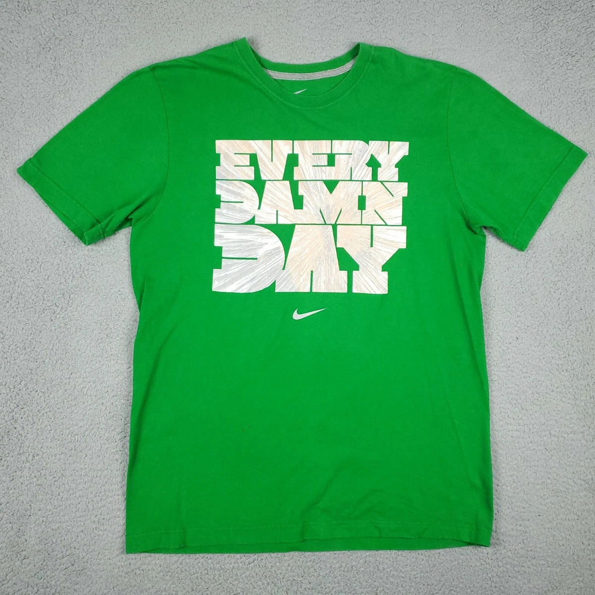Nike Every Damn Day Regular Fit Green Short Sleeve T Shirt Adult Size Large