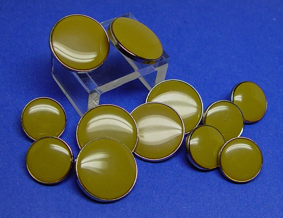 12 SARTORIALE Mustard color Acrylic Faced jacket replacement buttons Good Cond.  - Image 4 of 4