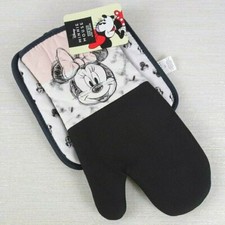 New Disney Minnie Mouse 2-PC Oven Mitt  Potholder Kitchen Collectible Set Face