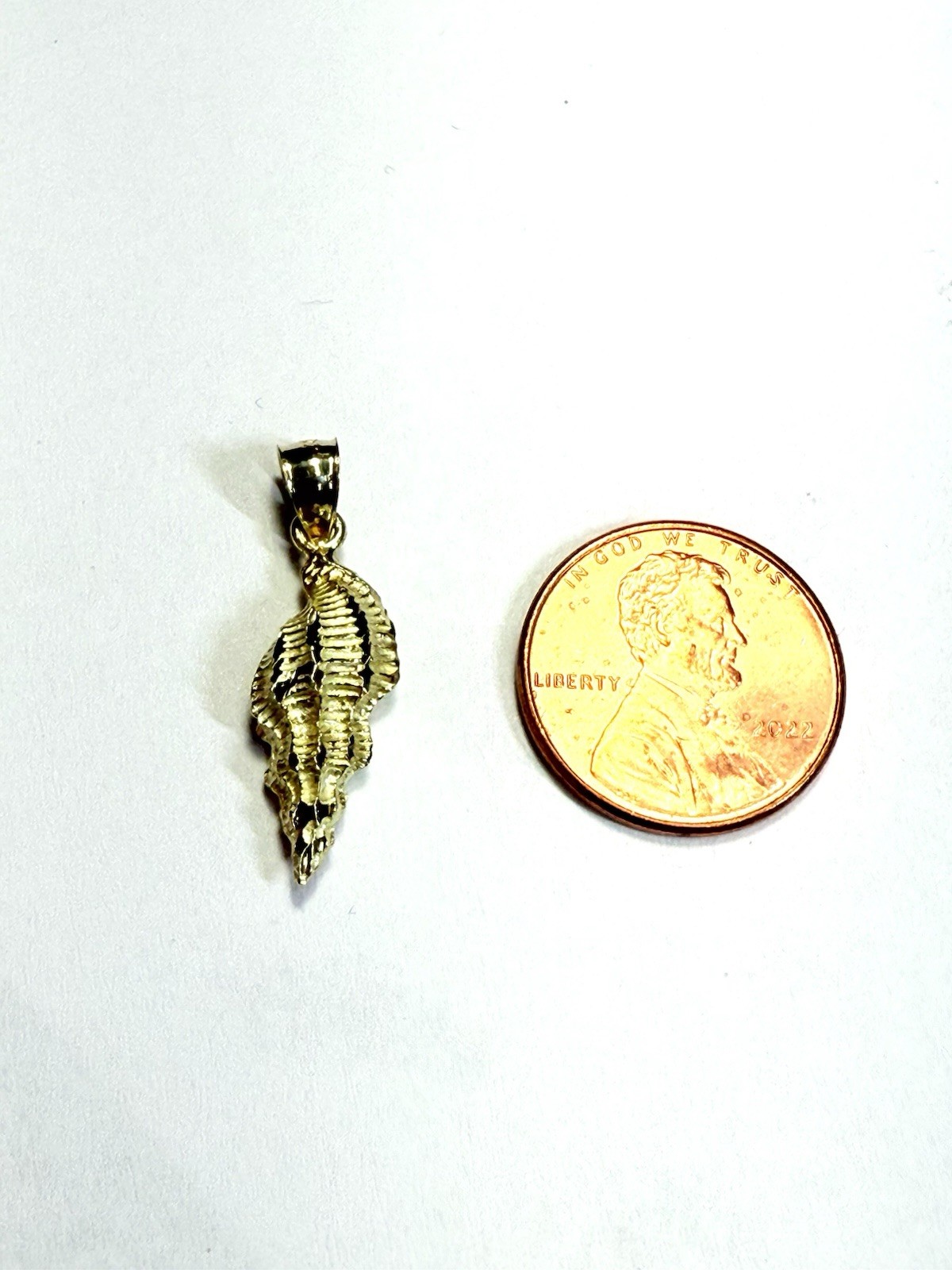 10k Solid Yellow Gold Conch Shell Pendant  ~ One … - image 3
