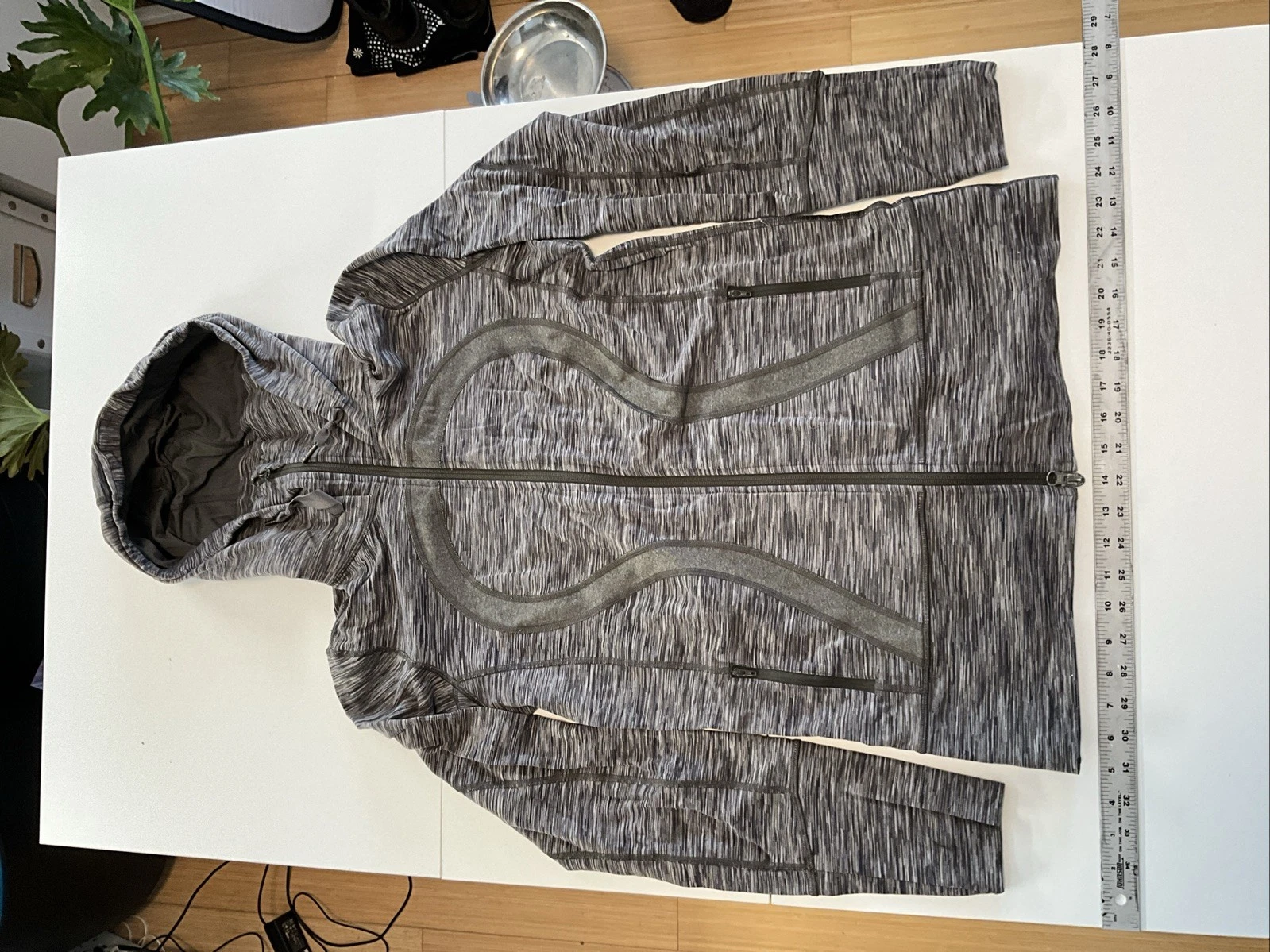 Lululemon Women's Full Zipper Long Sleeve Hoodie Grey Size 10