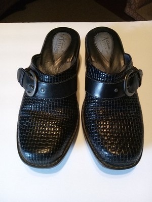 Clark's Artisan Collection Women's Clog/Mules size 7 1/2