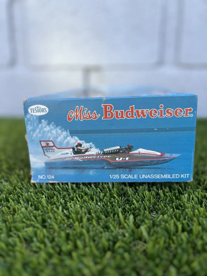 Testors Miss Budweiser Unlimited Hydroplane Racing Boat Model 1/25 (New in Box) - Image 4 of 4