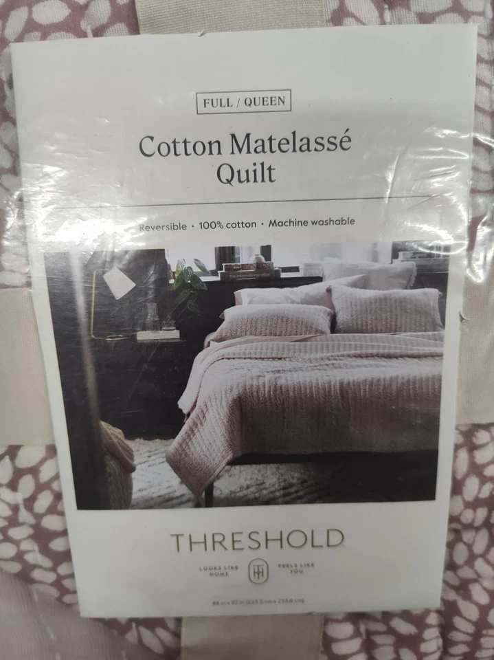 NWT Threshold Cotton Matelasse Reversible Quilt Full Queen 88 x 92 - Image 2 of 3