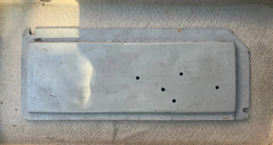 SAAB 96 Sport Montecarlo 850 1964 1965 1966 2 Stroke Bullnose Radio Cover N.O.S - Imagem 2 de 3