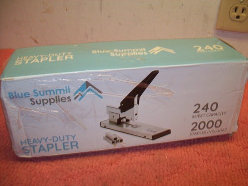 BLUE SUMMIT Heavy Duty Stapler 240 Sheet Capacity (13 mm/23 mm) w/2000 staples! - Picture 4 of 5
