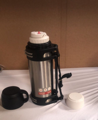 Vakuum Isolierflasche 2 L Riesenkolben Edelstahl Auslaufsicher Stiellos Neu