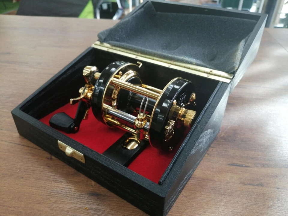 ABU アンバサダー　6500CSH BLACK オオノ別注　雷魚　ライギョ アブ アンバサダー 6500 CDL 100th 雷魚 ライギョ 100周年