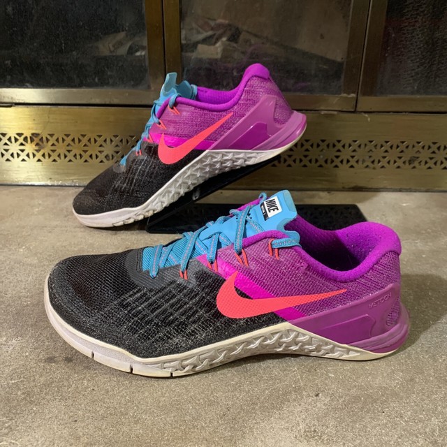 blue nike metcon 3