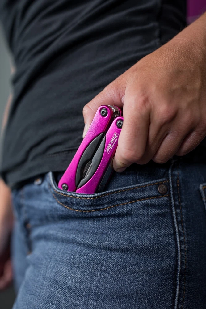 Multi-Tool With 14 Stainless Steel Tools, Aluminum Body, Pink