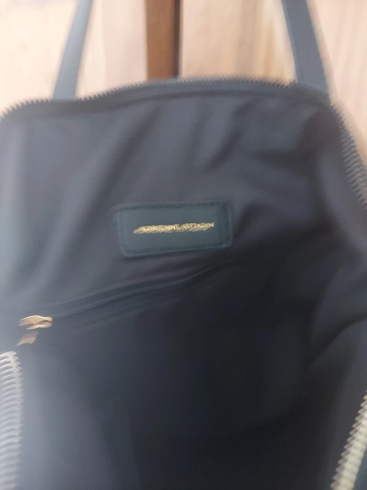 VETEMENTS Borsa a tracolla Adrienne Vittadini in pelle nera nuova con etichette