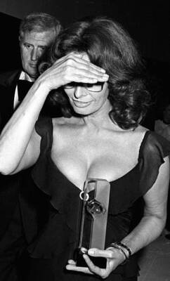 Sophia Loren at Nineth Fifi Fragrance Awards Gala at the Sherat - 1981 Photo 3