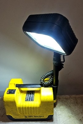 Peli 9430 RALS Remote Area Lighting System tragbare Arbeitsleuchte neue Batterie inkl.