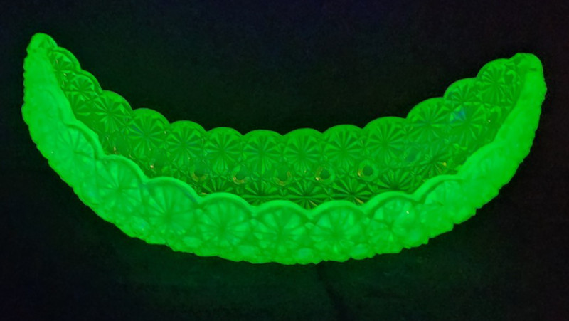 Stunning Vintage Vaseline Uranium Glass Daisy & Button Canoe Pickle Dish GLOWS!