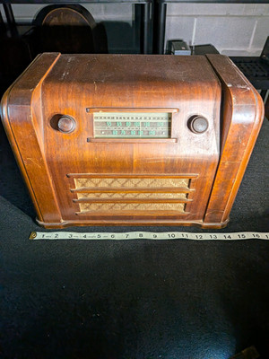 Silvertone 110.400 Vintage Wooden Tabletop Tube Radio Chassis Wood Cabinet