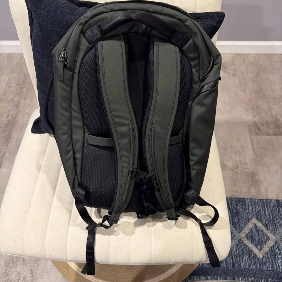 Bellroy Transit 旅行包 Pro 38l 橄榄绿色可扩展背包 全新 带标签 — 第 2/4 张图片