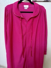 Vintage 1992 Sears Carriage Court Hot Pink Robe Housecoat full zip, makeup robe