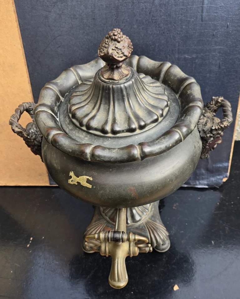 SAMOVAR ENGLISH REGENCY CUIVRE PATINE ANSES TETES BACCHUS BRASS COPPER XIXEME - Photo 3/4