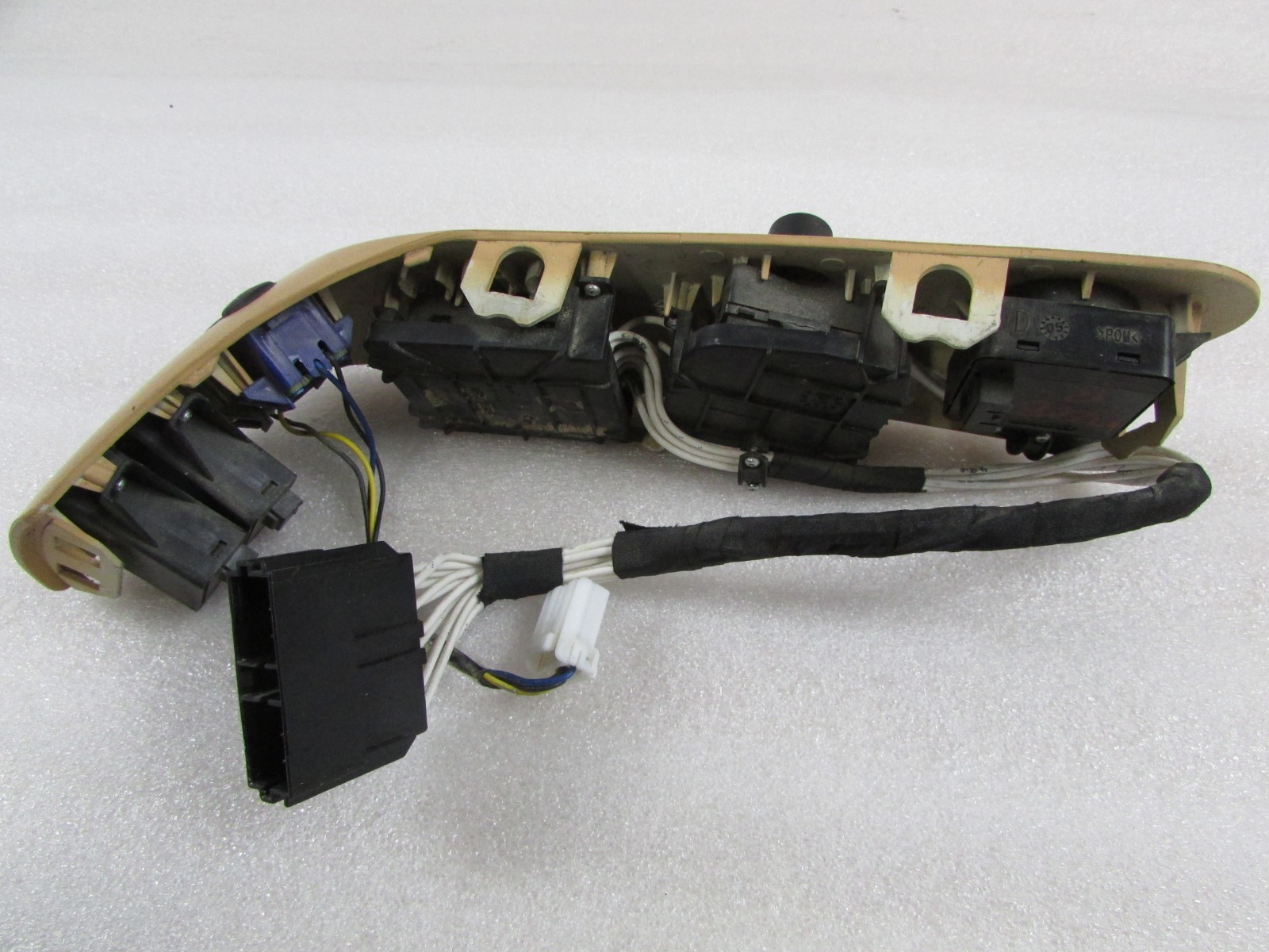 Maserati Quattroporte, RH, Right Seat Switch With Trim, Tan, P/N