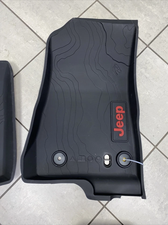 2018-2026 Jeep Wrangler 2 Door All Weather Mopar Floor Mats 82216625AA - Изображение 3 из 4