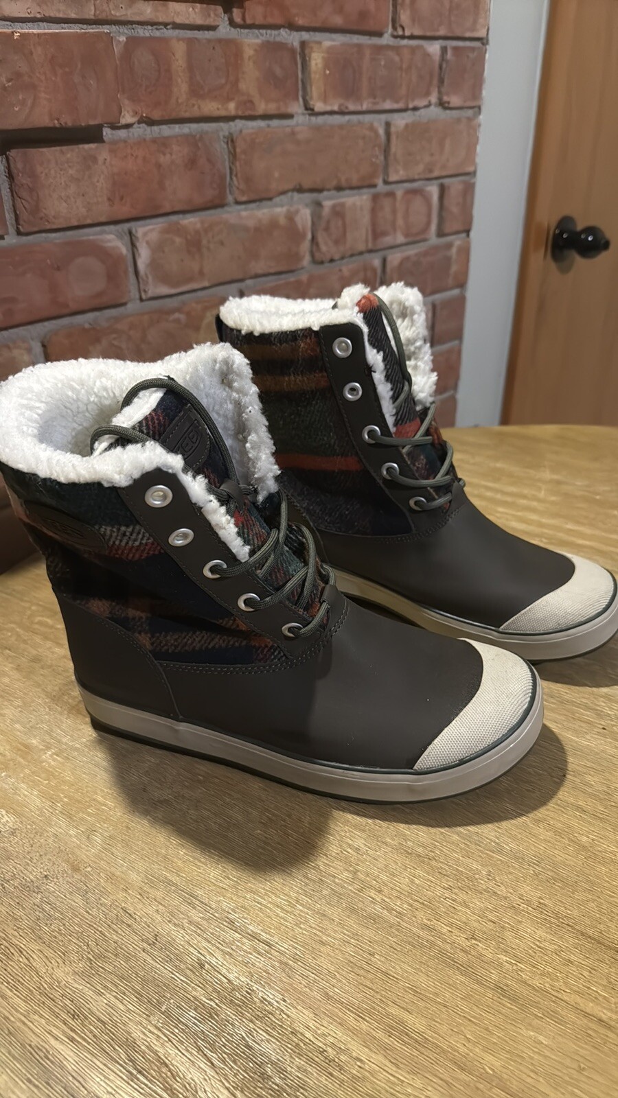 Stivali da neve KEEN donna Elsa impermeabili multicolore taglia 10 modello maglia invernale