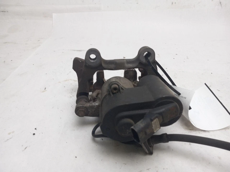 PINZA DE CONDUCTOR TRASERO para VOLKSWAGEN CC 2009 - 2018 OEM Foto 2 de 4