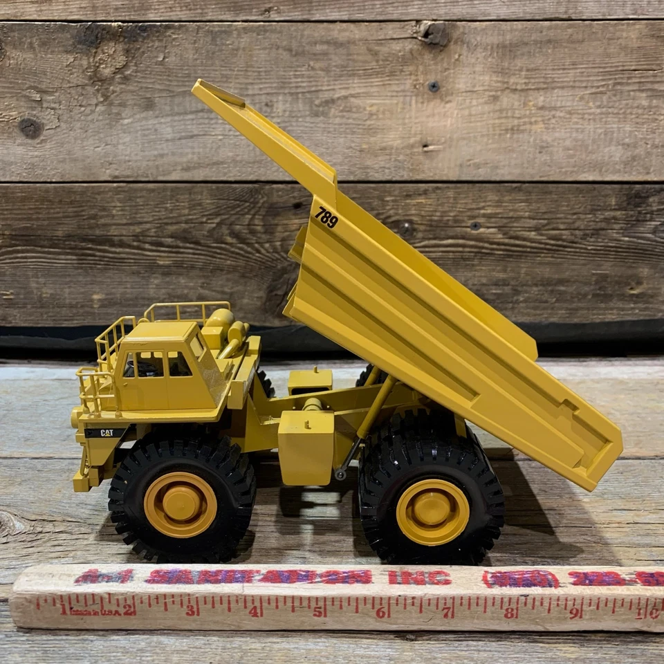 Conrad, CAT 789 Off-Highway Truck, No. 2725, 1:50 Scale, Diecast, NIB - Image 3 of 4