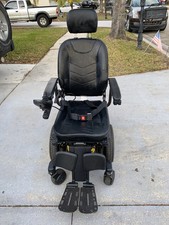 Quantum Edge 3 Power Wheelchair   Excellent Condition   Charger Included