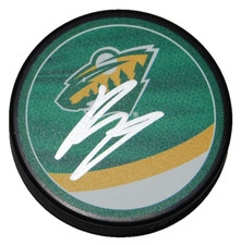 KIRILL KAPRIZOV signed (MINNESOTA WILD) Retro Hockey puck BECKETT BAS BR25943 KIRILL KAPRIZOV signed (MINNESOTA WILD) Retro Hockey puck BECKETT BAS BR25943