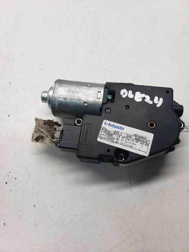 S40       2006 Roof Motor 1415567 - Image 2 of 4