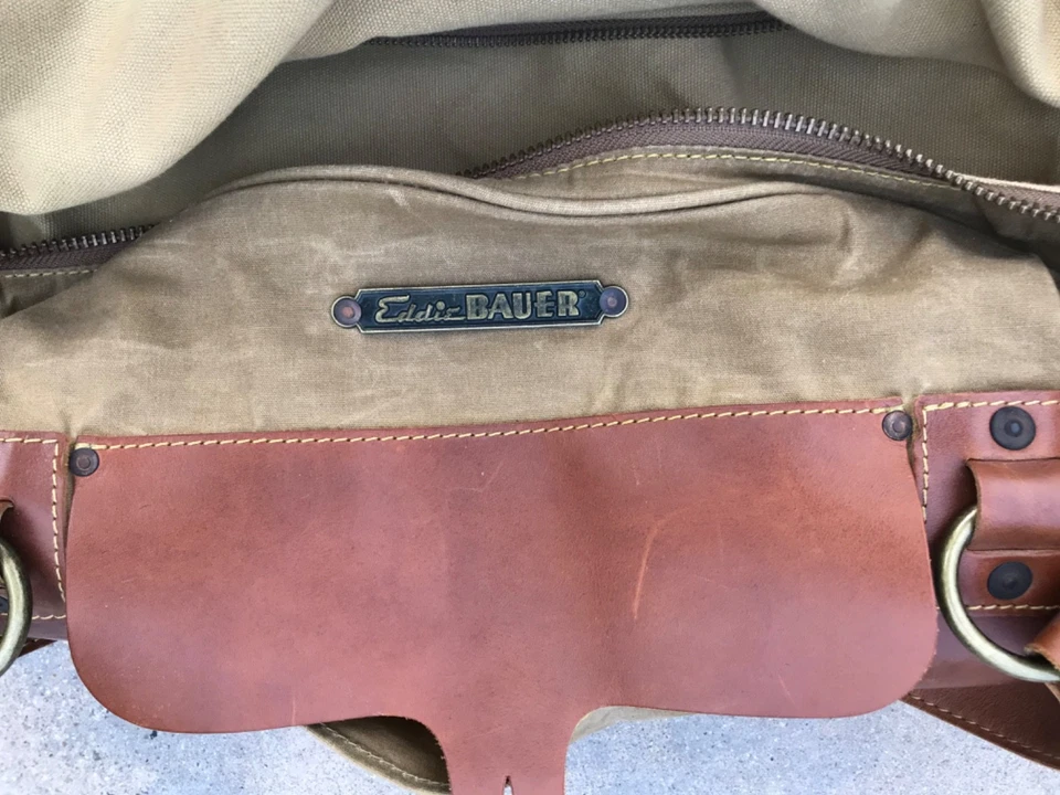 "Bolso de Lona Ford Eddie Bauer Vintage 20"" Lona Tostada/Cuero con Correa para el Hombro" Foto 3 de 4