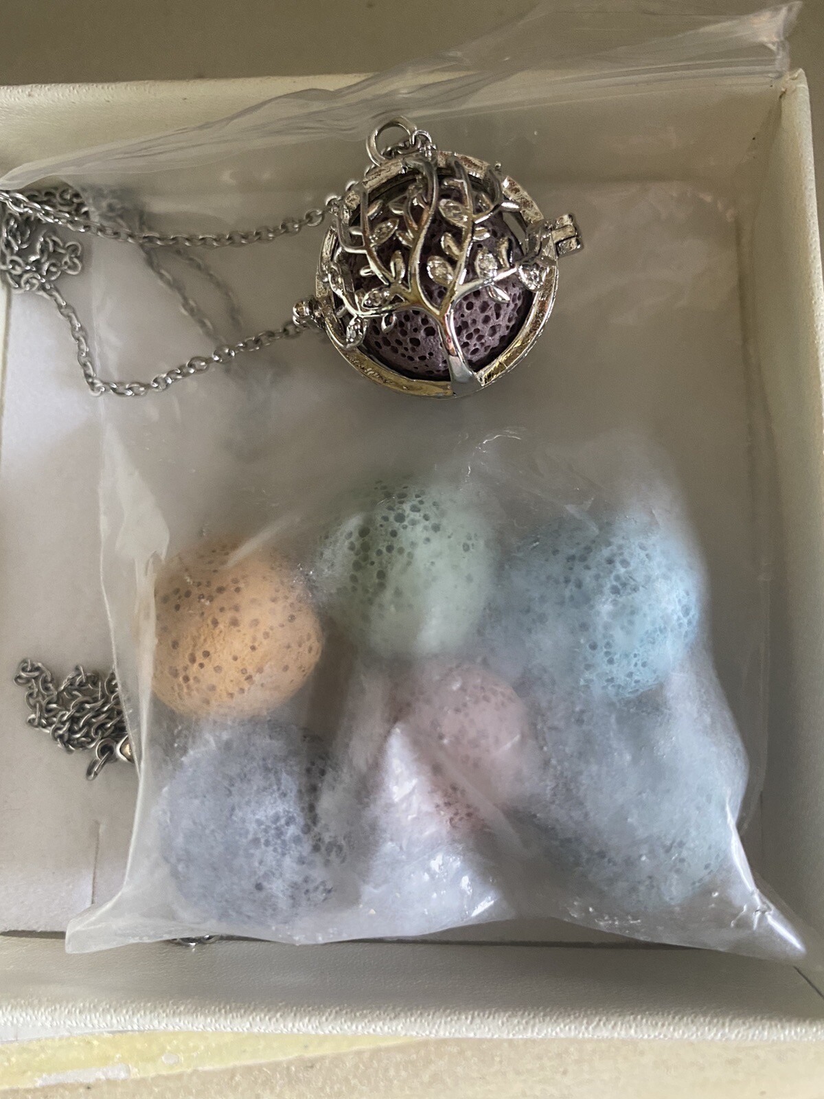 Aromatherapy essential oil diffuser necklace for relaxation and focus-image