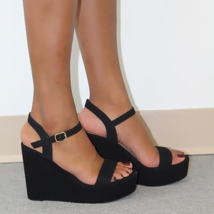 single strap wedges