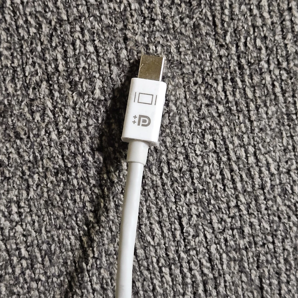 Insignia NS-PD94592-C Mini DisplayPort to 4K HDMI Adapter - Image 3 of 4