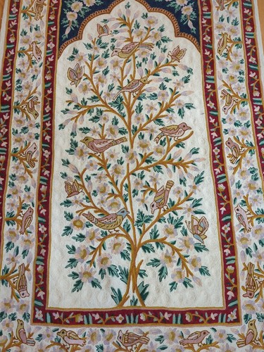 Hand Made Kashmiri Silk Crewel Rug/Wall hanging - Picture 4 of 14