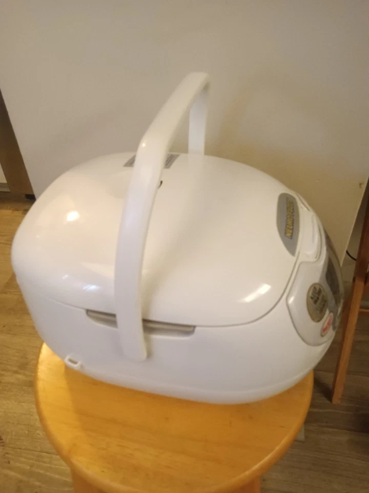 Panela de arroz Zojirushi NS-ZCC18 10 xícaras neuro difuso 1,8 litros branca premium - Imagem 2 de 4