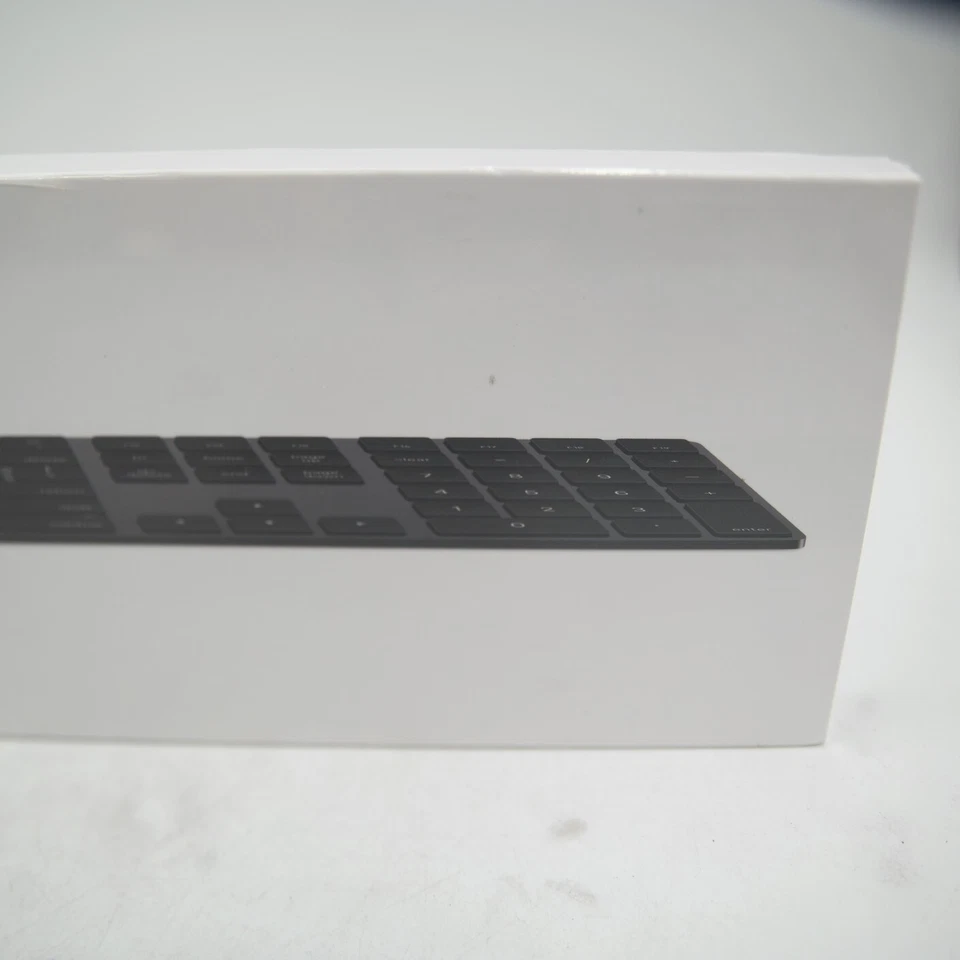 NUEVO Teclado mágico Apple genuino con teclado numérico (gris espacial/negro) A1843 Foto 2 de 4