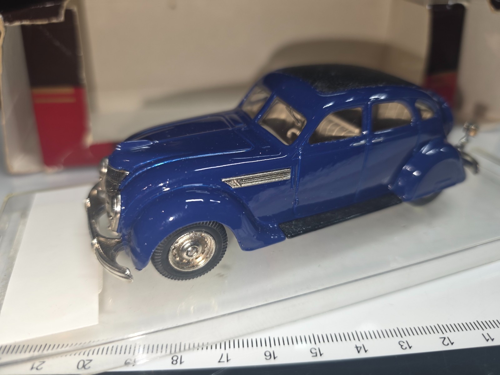 Lot TootsieToy 1/60 - Chrysler Airflow + 1 Modèle - Miniatures Voitures Anciennes