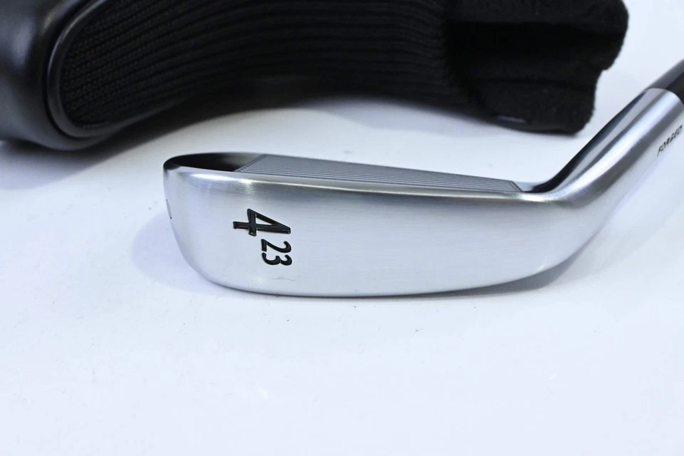 Srixon Z-U65 Utility #4 Iron / 23 Degree / Regular Flex Miyazaki Kaula 7 Shaft - Image 3 of 4