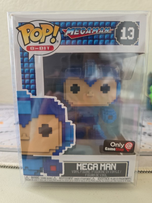 Funko Pop! 8-Bit: Mega Man - Megaman GameStop Exclusive 13 W PROTECTOR 