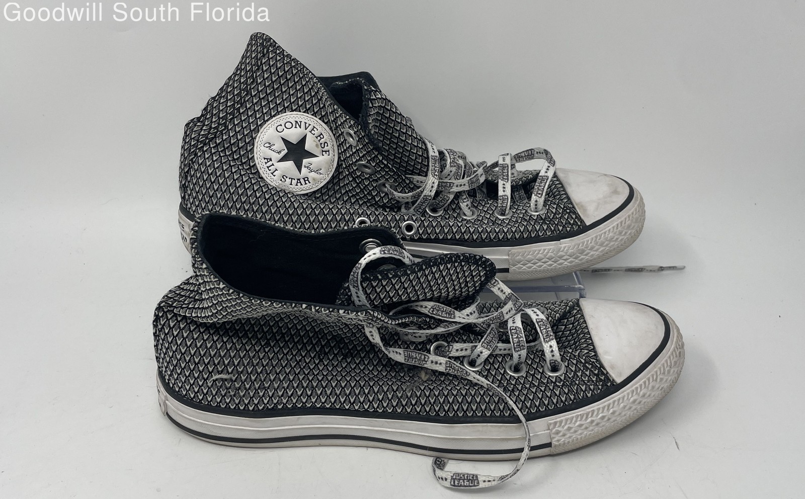 Converse Womens CT All Star Hi 555853F White Black Lace-Up Sneaker Shoes Size 9 thumbnail 2