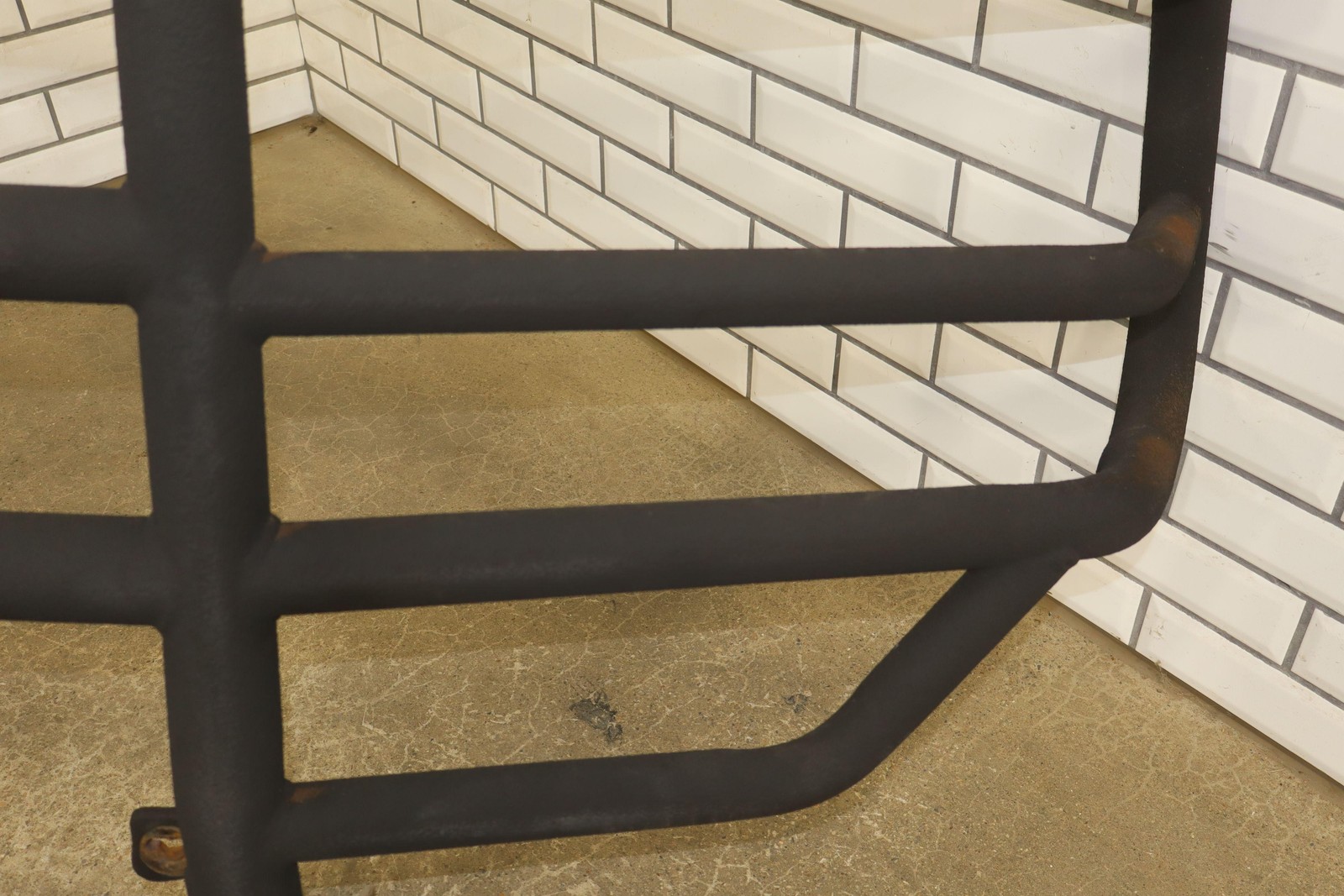 01-02 Chevy GMC Ranch Hand Legend Grille Guard GGC011BL1 Used