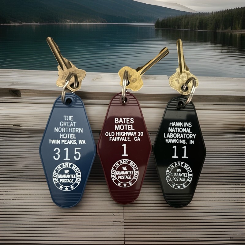 BATES MOTEL Room Keyring/Keychain-PLUS TWO (2) OTHERS! Vintage Hotel/Motel Keys