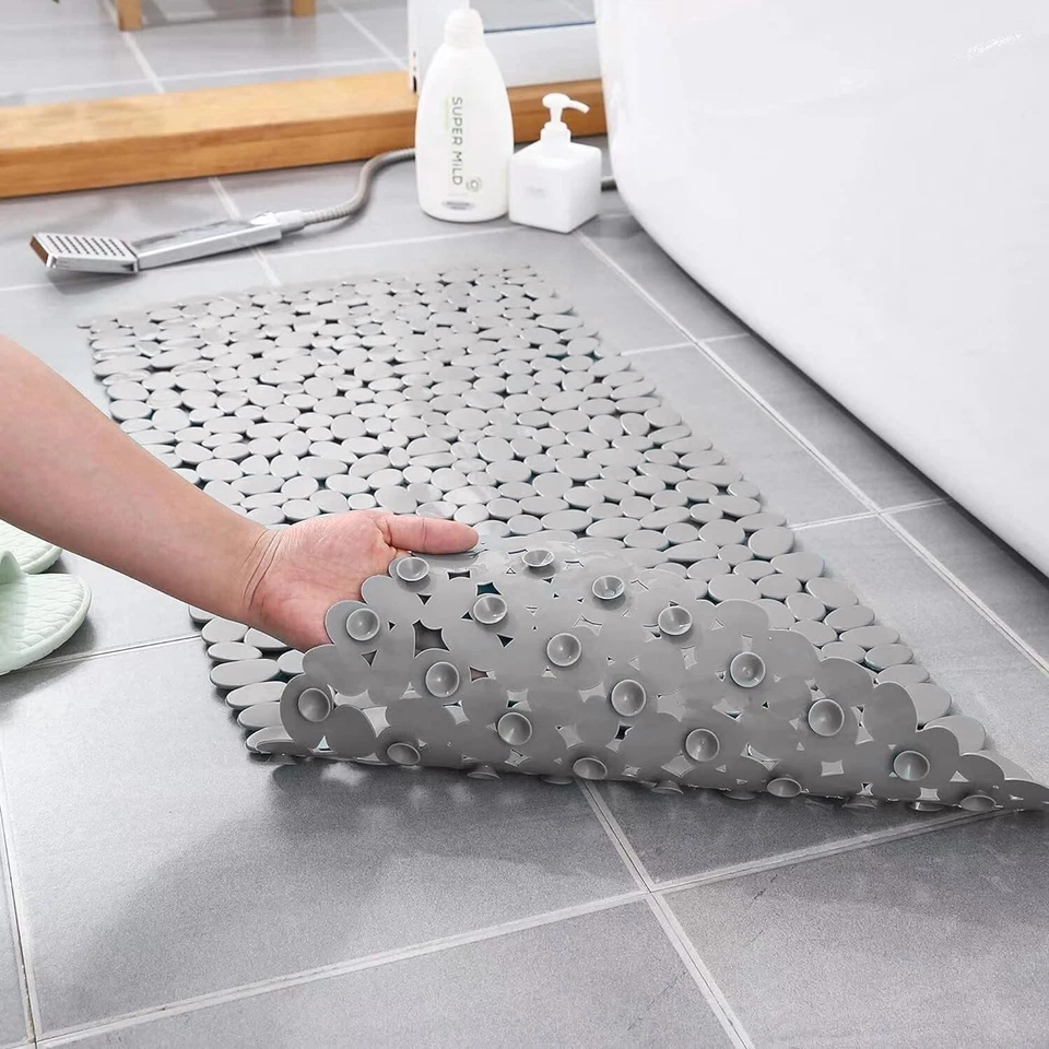Alfombra de ducha de guijarros, antideslizante y lavable a máquina con ventosas y orificios de drenaje Foto 2 de 4