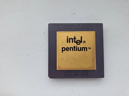 Intel Pentium 90 A80502-90 SX957 no FDIV bug vintage CPU GOLD