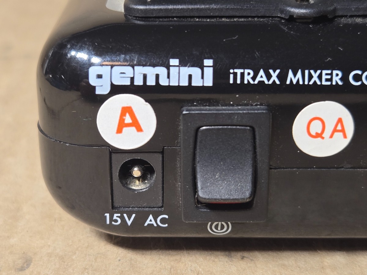 VINTAGE Gemini iTrax iPod DJ Mixer Console (BLACK) WORKS GOOD No