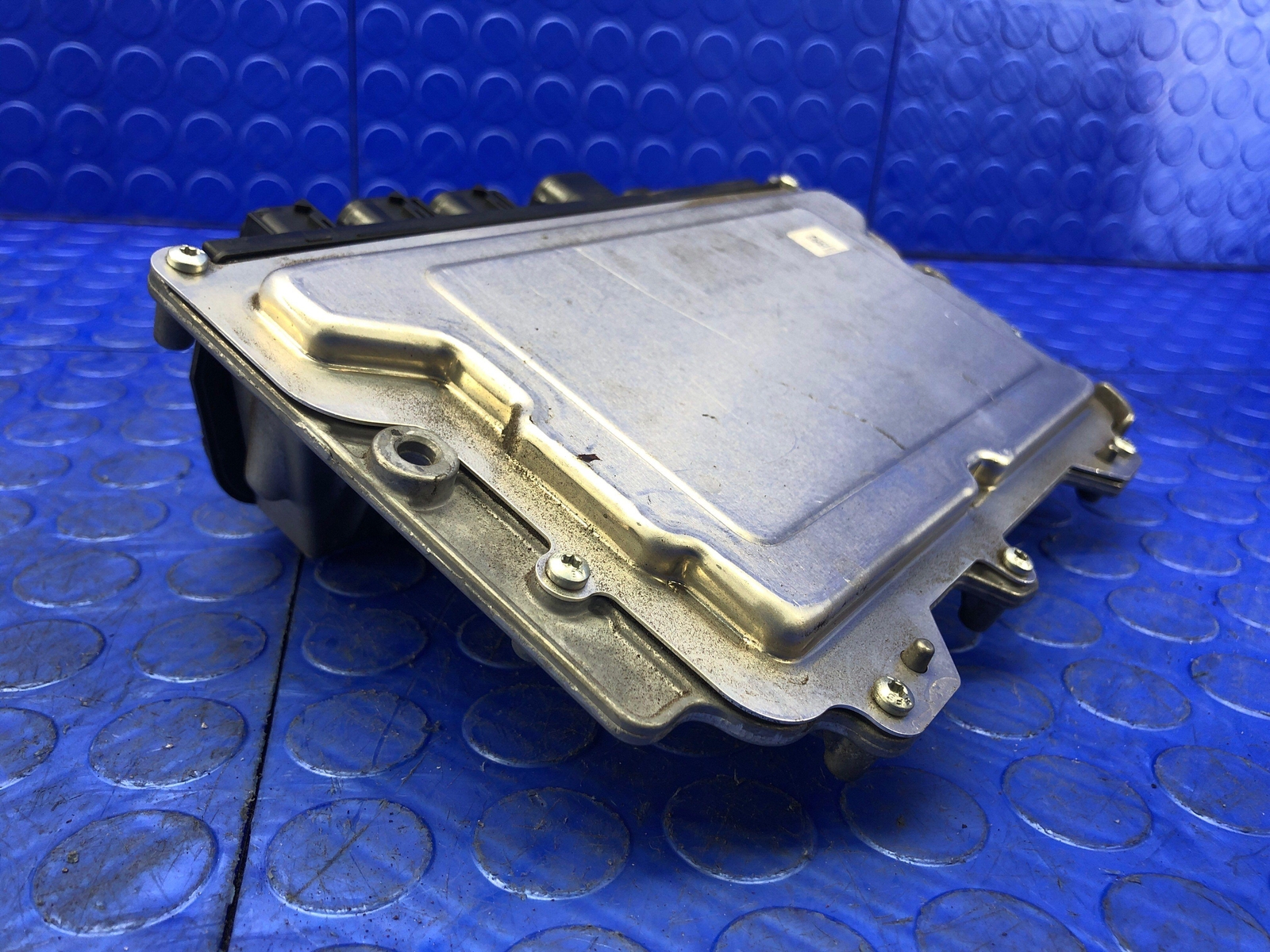 2014 2015 2016 2017 BMW I8 OEM 1.5L GASOLINE ENGINE CONTROL MODULE ECU 8645342